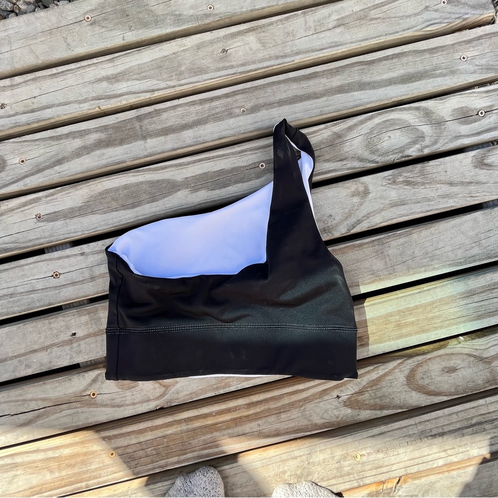 Fabletics Reversible One-Shoulder Bra - Picture 3 of 5